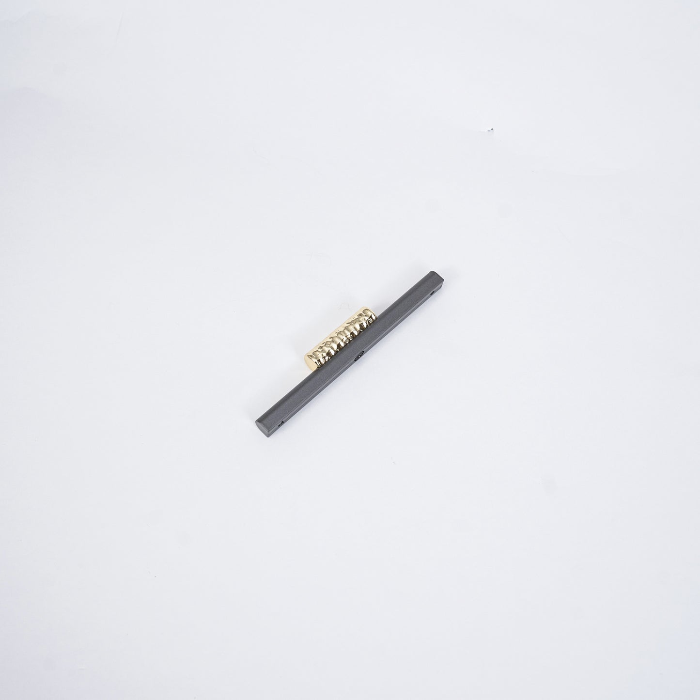 LuxeForge Hammered Gold Cabinet Handle - Modern Minimalism & Artisanal Elegance