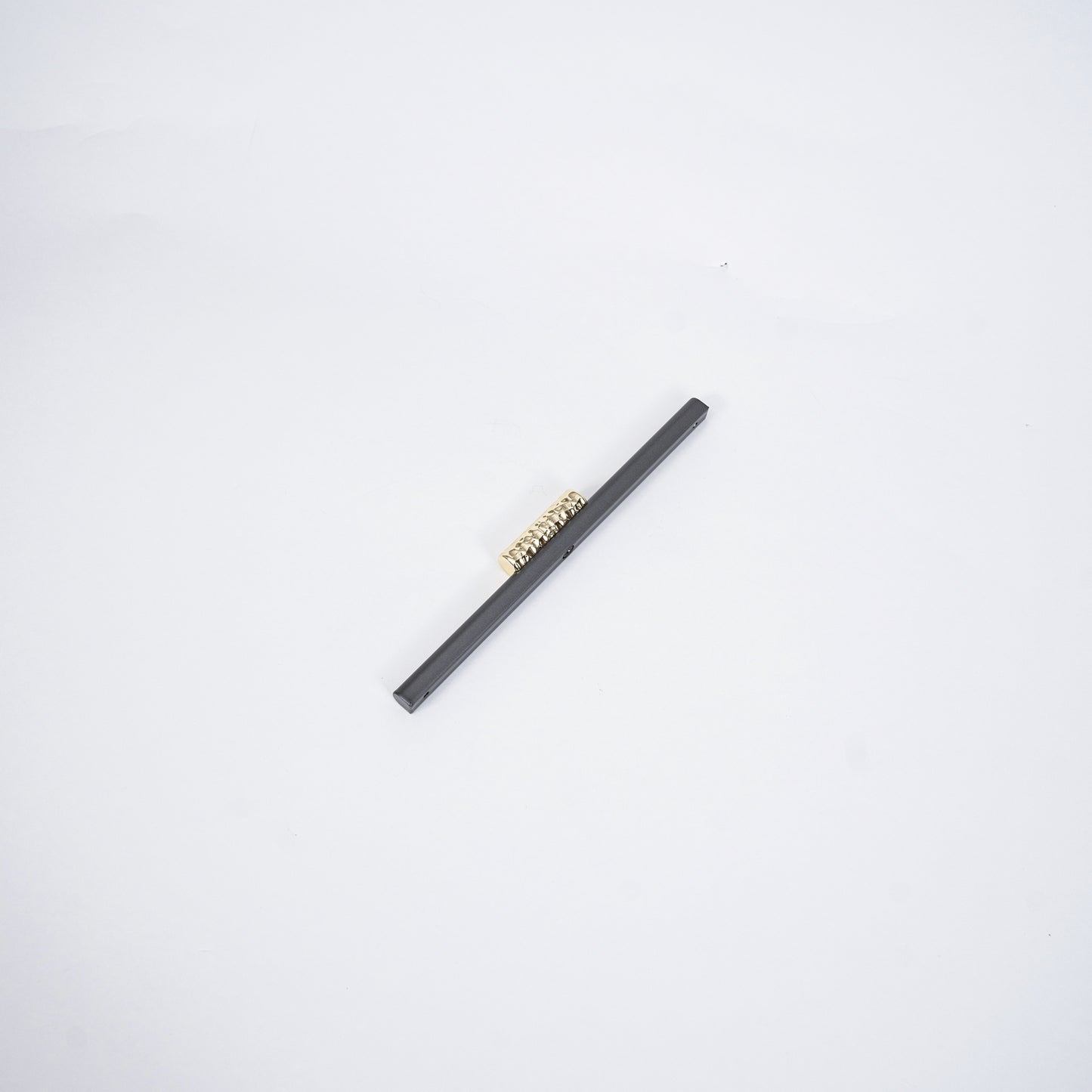LuxeForge Hammered Gold Cabinet Handle - Modern Minimalism & Artisanal Elegance