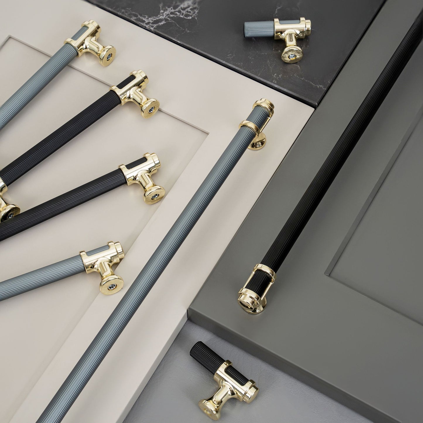 GlamLine Ribbed Knobs Knobs with Gold Accents